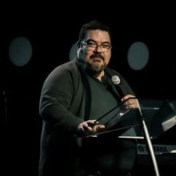 Pastor Ernesto Ramírez conferencia