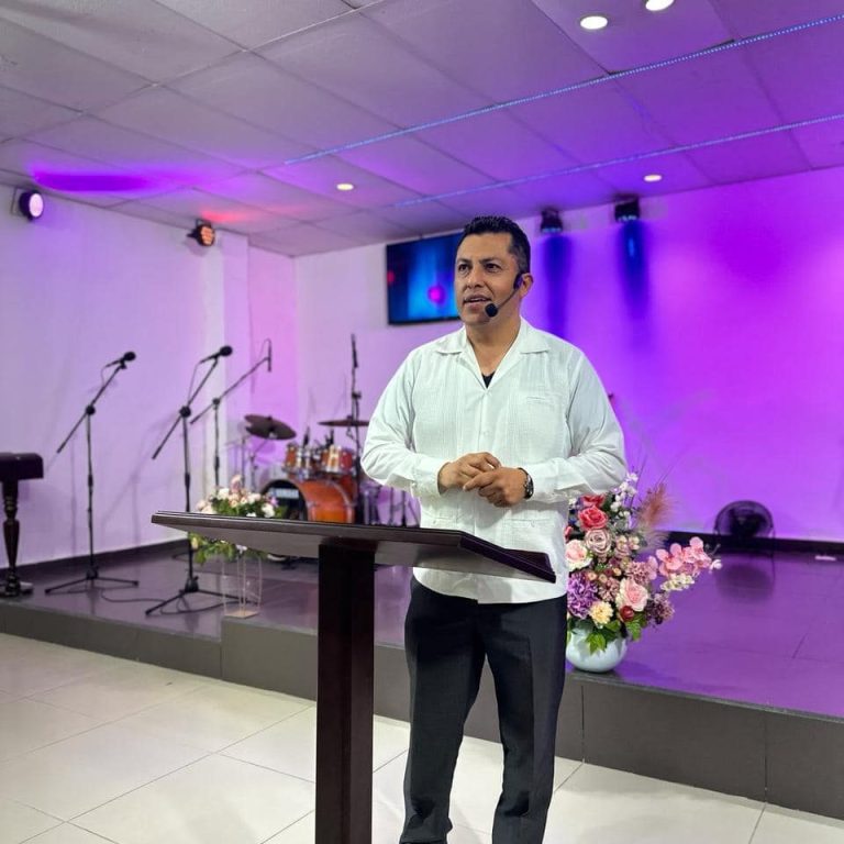 Dr. David Aguirre Mar