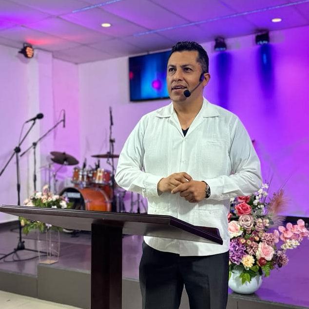 Pastor David Aguirre Mar